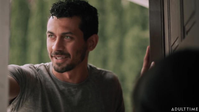 Интимная уверенность юной азиатки и два пениса для неё - #1