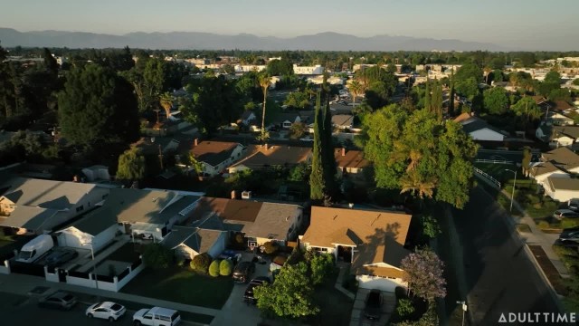 Интимная уверенность юной азиатки и два пениса для неё - #4