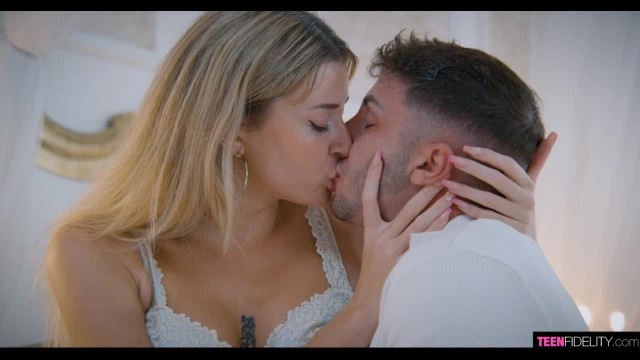 Желание как можно быстрее снять трусики и присесть на член - #2