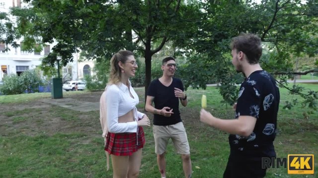 Чужая девка обязательно согласится на измену за деньги - #2