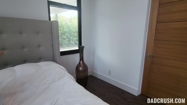 Внушительный член любимого бабочки для соблазнительной падчерицы - #2