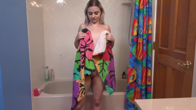 Если нет никакого вибратора, можно помастурбировать зубной щёткой - #4