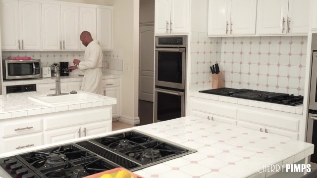 Брутальный папочка, который точно знает, как доставлять наслаждение - #1