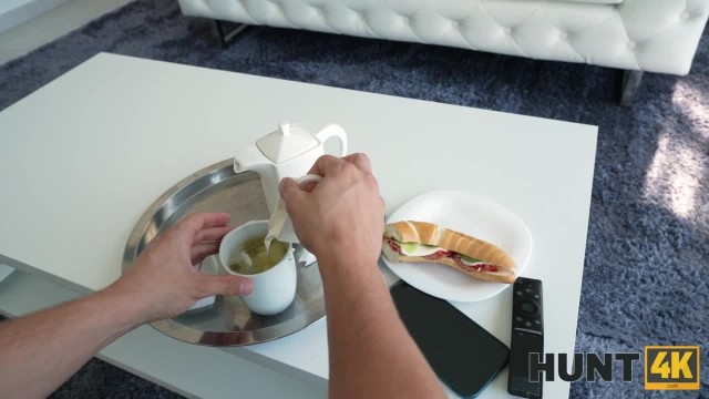 Если хочется заработать, всегда можно продать свою симпатичную тёлочку - #1