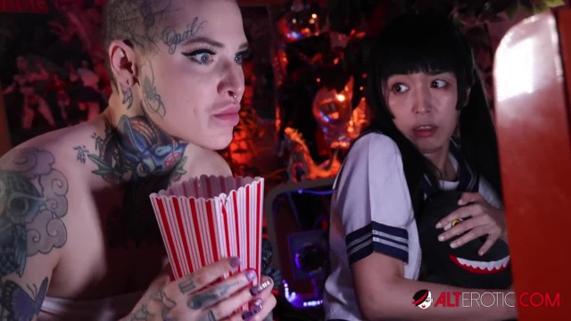 Нестандартные вебкам модели и их коллекции огромных самотыков - #2