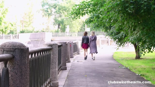 Малышки, которые только обучаются настоящим лесбийским ласкам - #2