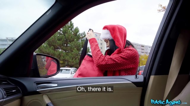 Очень горяченькая снегурочка для нашего любимого публичного агента - #1