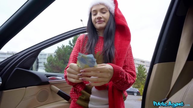 Очень горяченькая снегурочка для нашего любимого публичного агента - #2